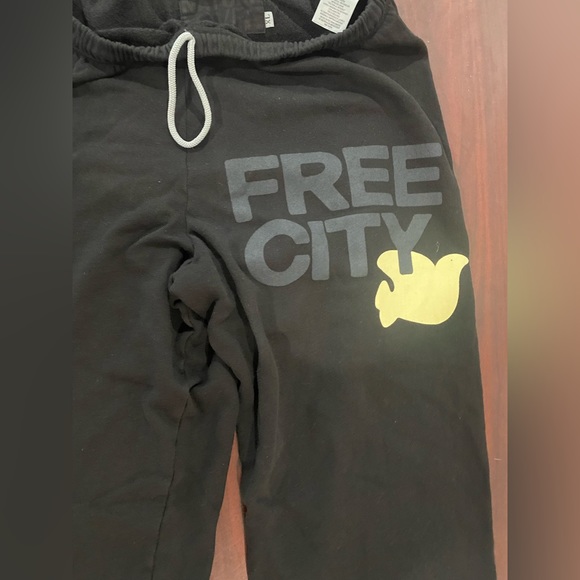 Freecity Cotton Logo Sweatpants - Picture 5 of 6